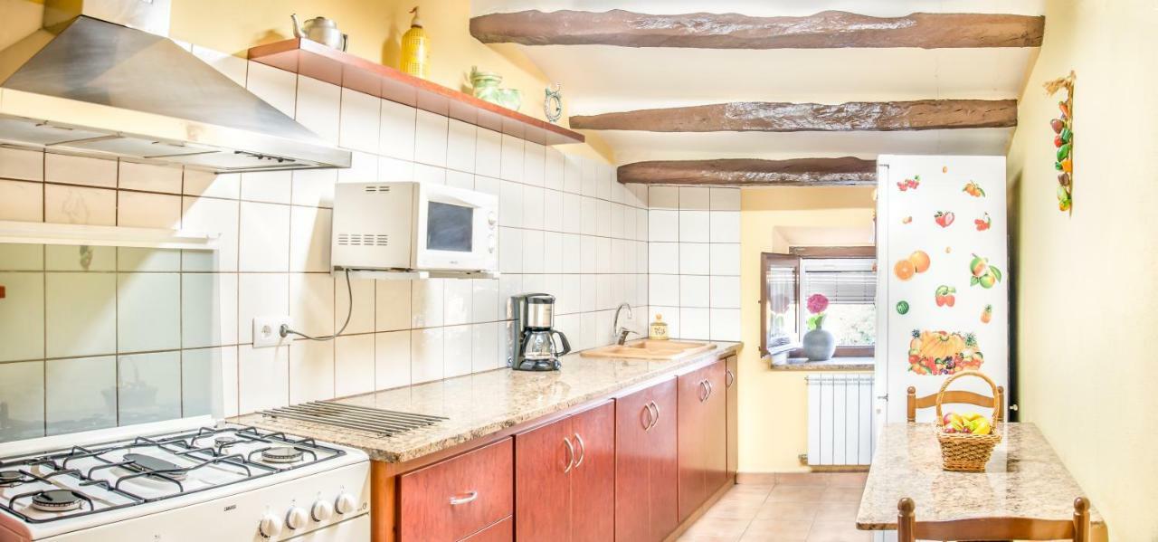 Cal Xaiet Pensionat Llampaies Exteriör bild